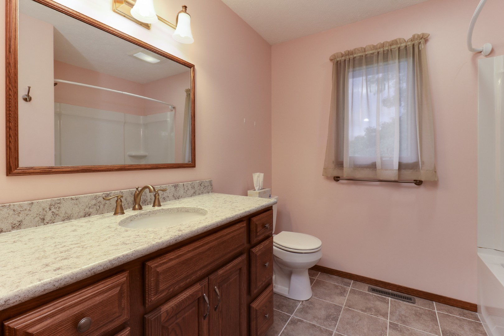 1005 S Hershey Road, Bloomington, IL 61704