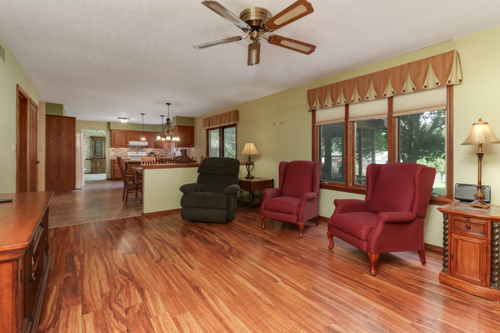 1005 S Hershey Road, Bloomington, IL 61704