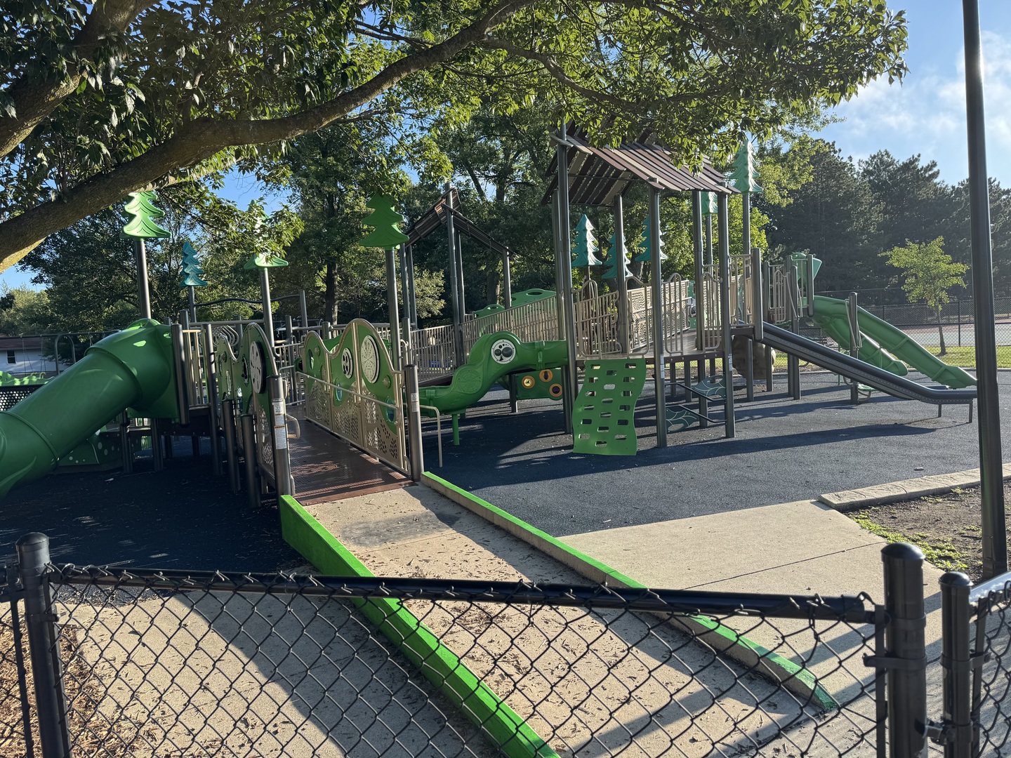 1005 S Hershey Road, Bloomington, IL 61704