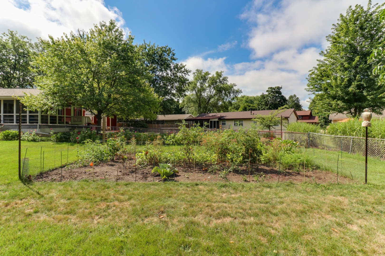 1005 S Hershey Road, Bloomington, IL 61704