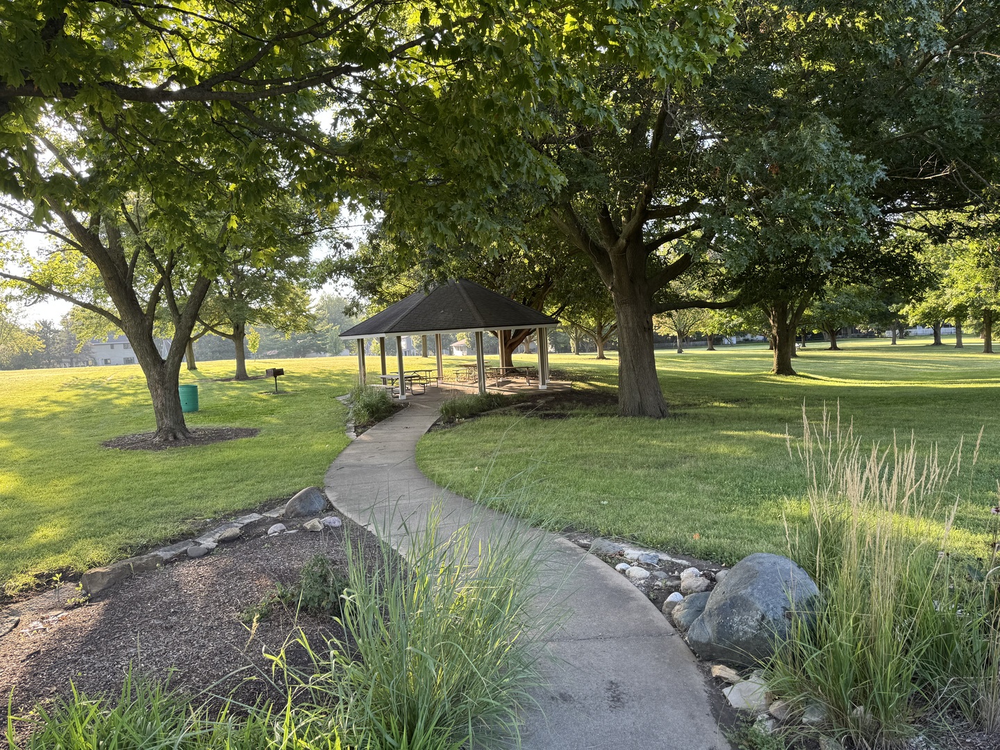 1005 S Hershey Road, Bloomington, IL 61704