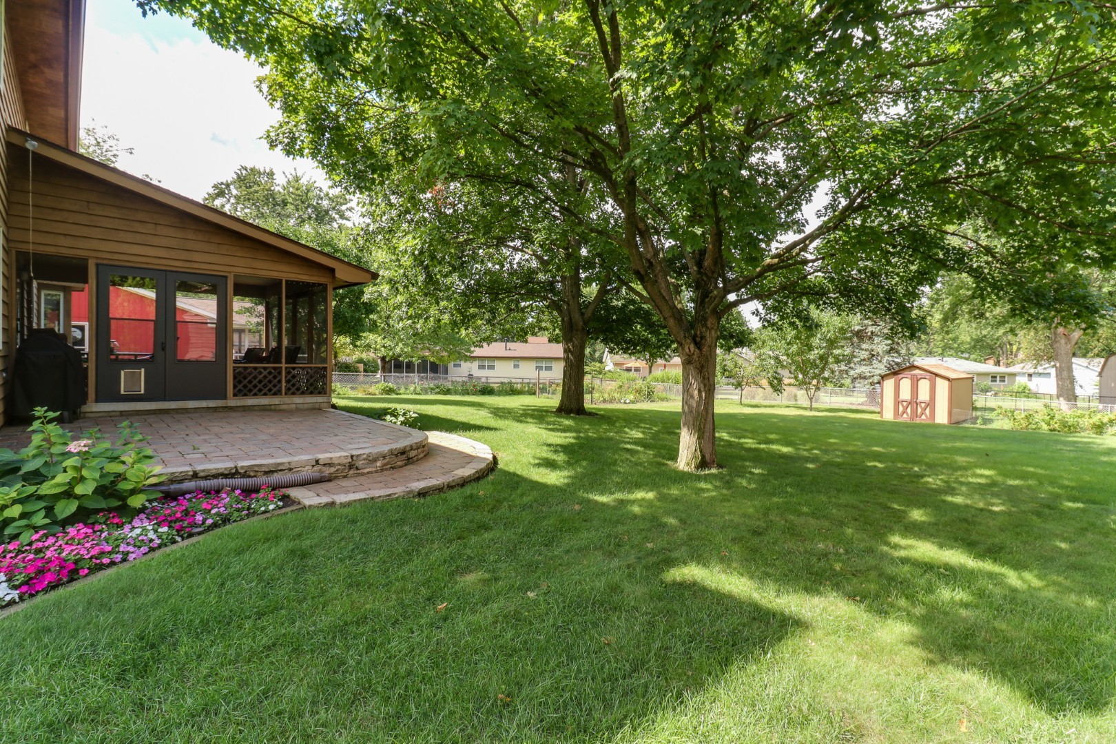 1005 S Hershey Road, Bloomington, IL 61704