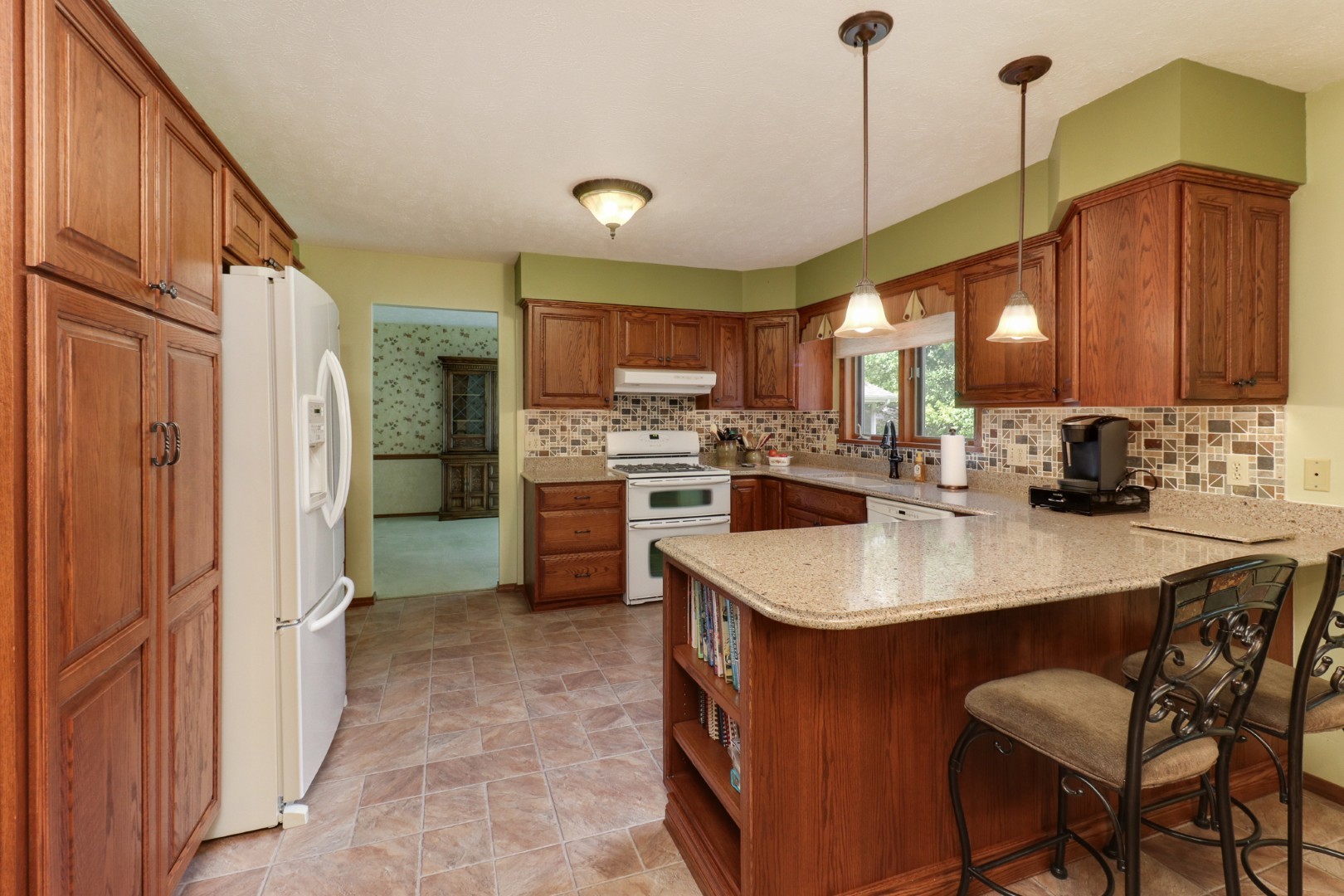 1005 S Hershey Road, Bloomington, IL 61704