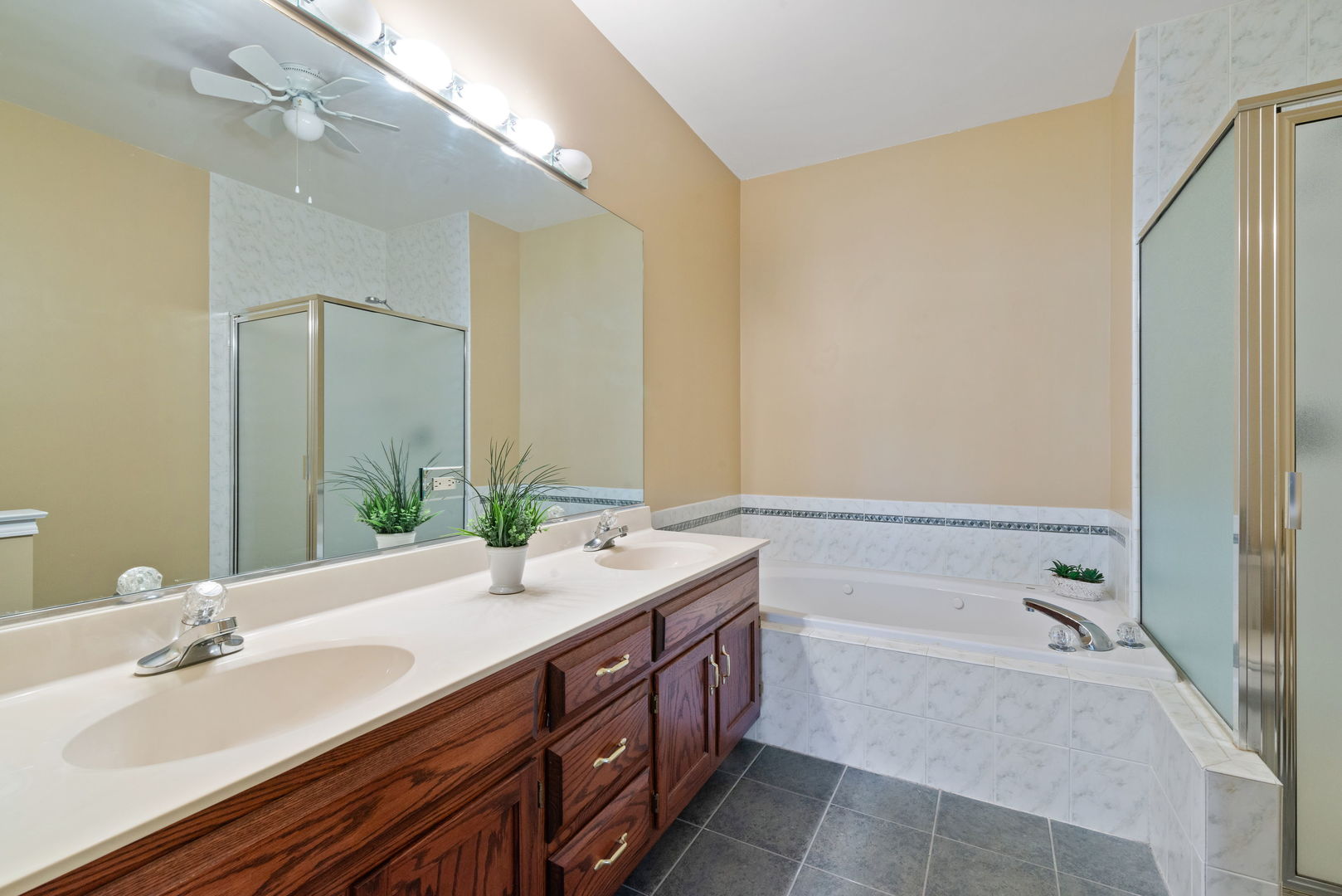 303 Reserve Circle, Clarendon Hills, IL 60514