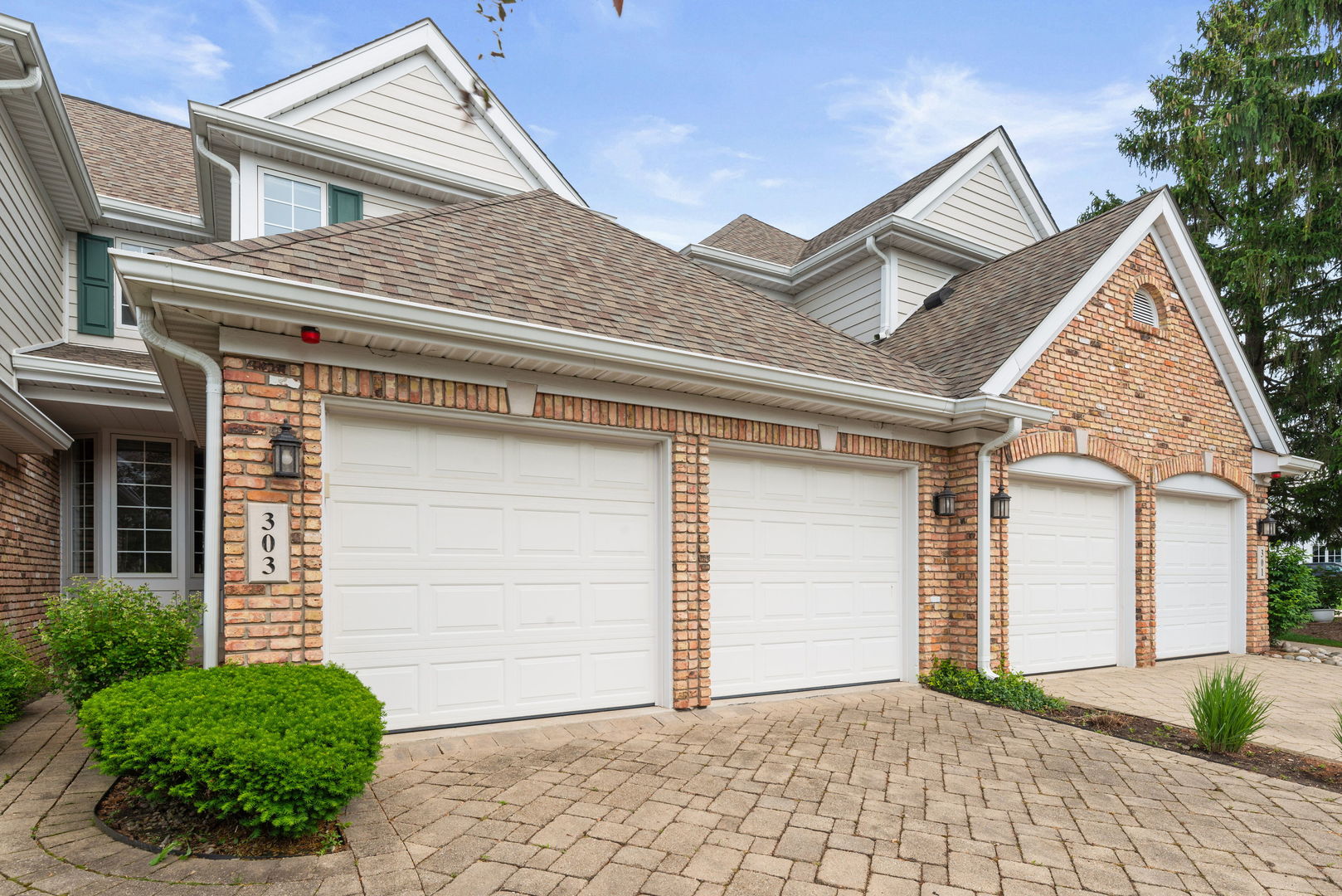 303 Reserve Circle, Clarendon Hills, IL 60514