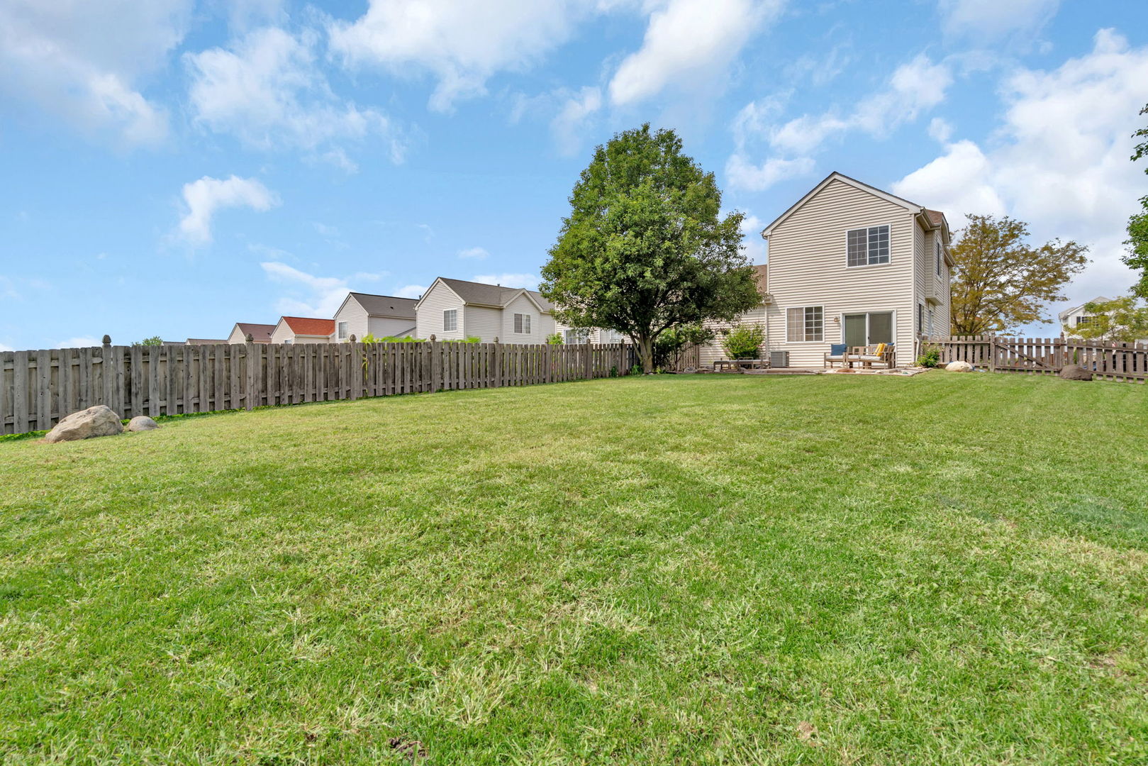 838 Daniel Drive, Minooka, IL 60447