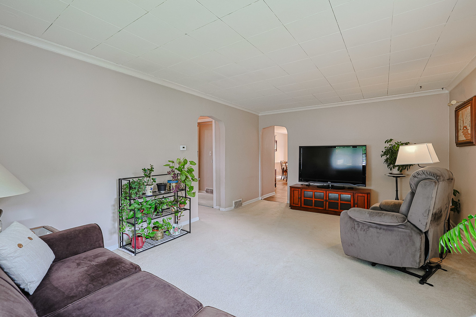 37 N Addison Road, Villa Park, IL 60181
