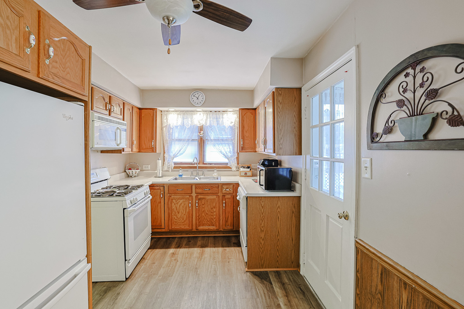 37 N Addison Road, Villa Park, IL 60181