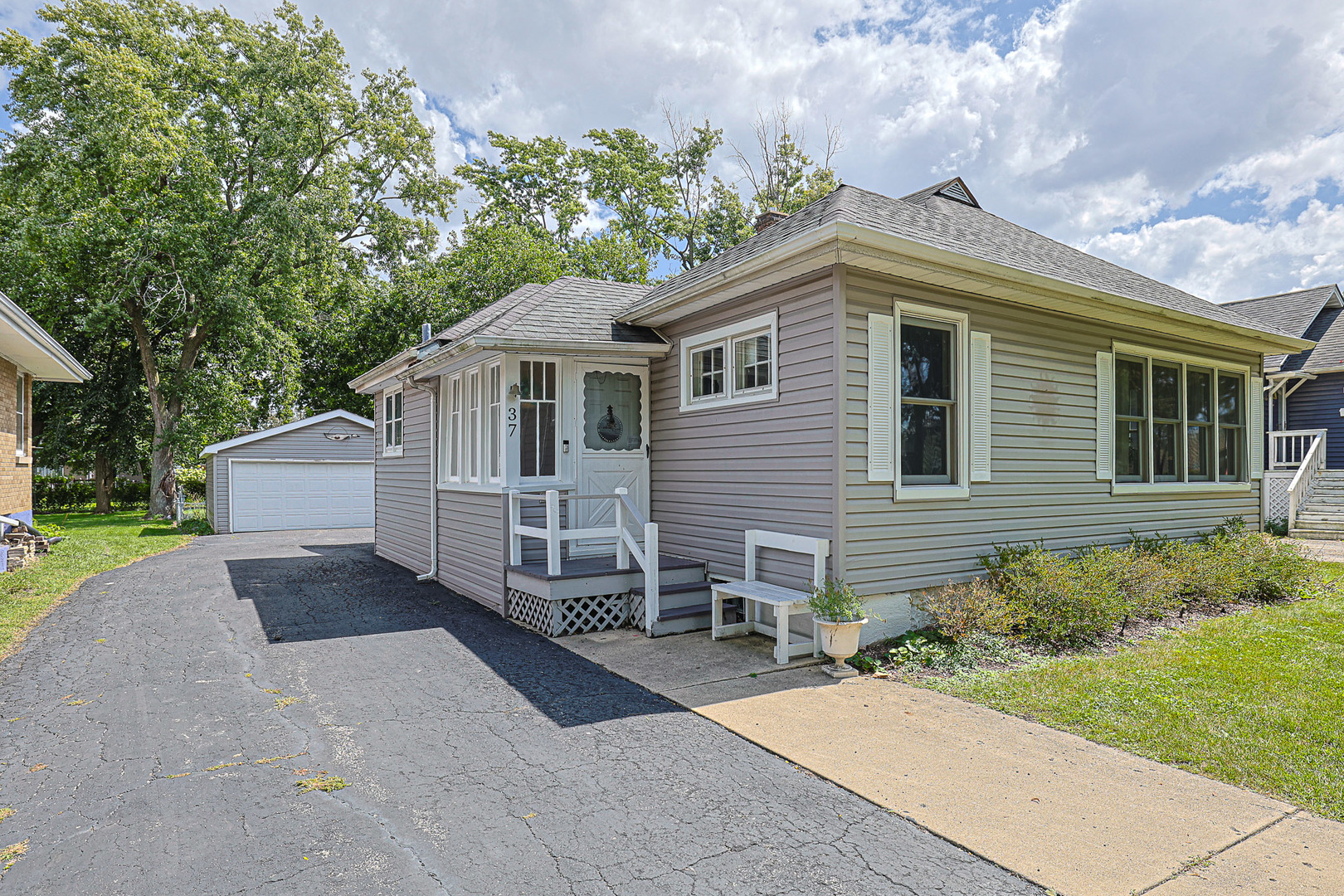 37 N Addison Road, Villa Park, IL 60181