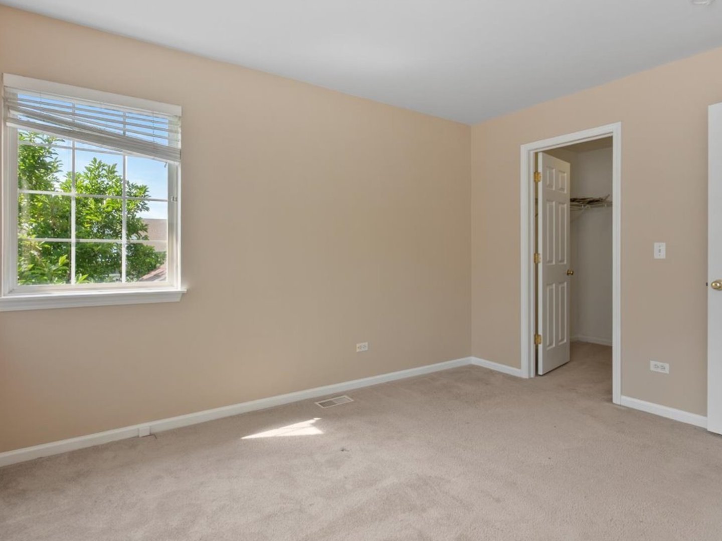 2607 Flagstone Circle, Naperville, IL 60564