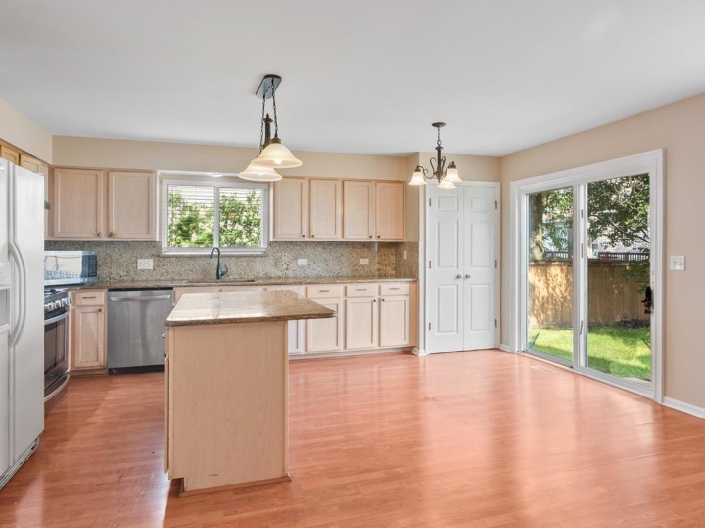 2607 Flagstone Circle, Naperville, IL 60564