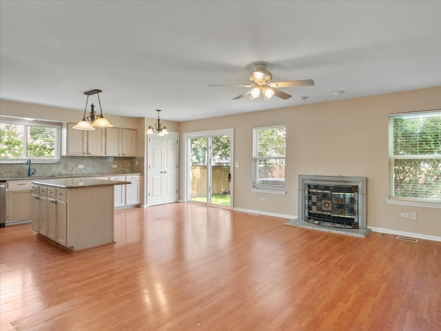 2607 Flagstone Circle, Naperville, IL 60564