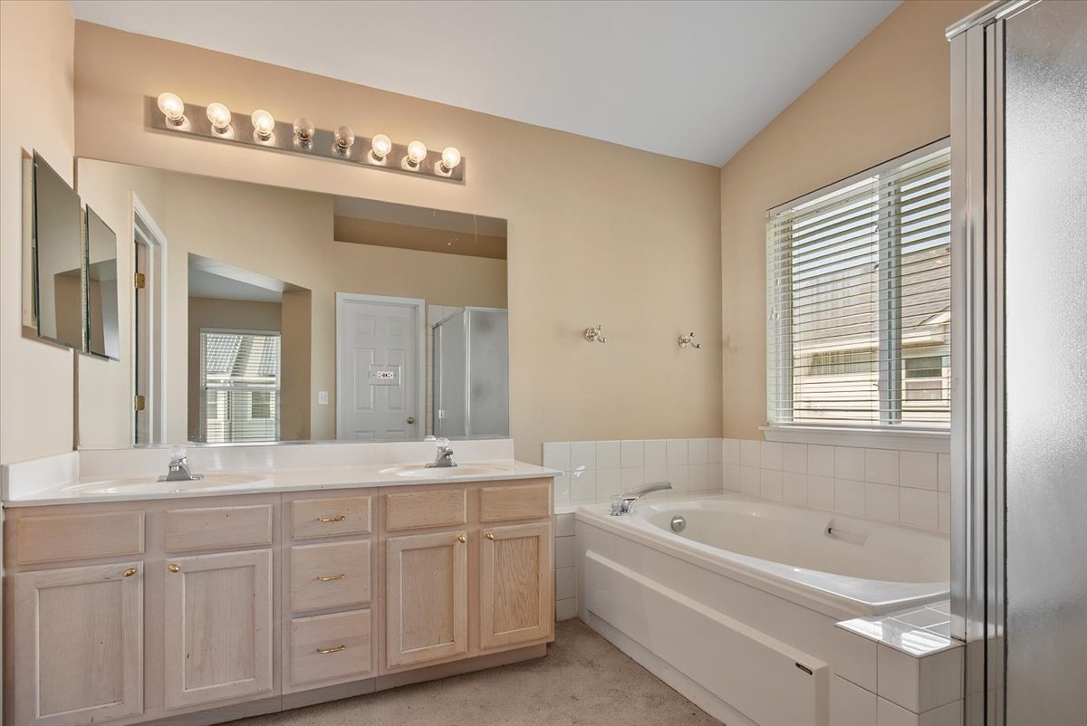 2607 Flagstone Circle, Naperville, IL 60564