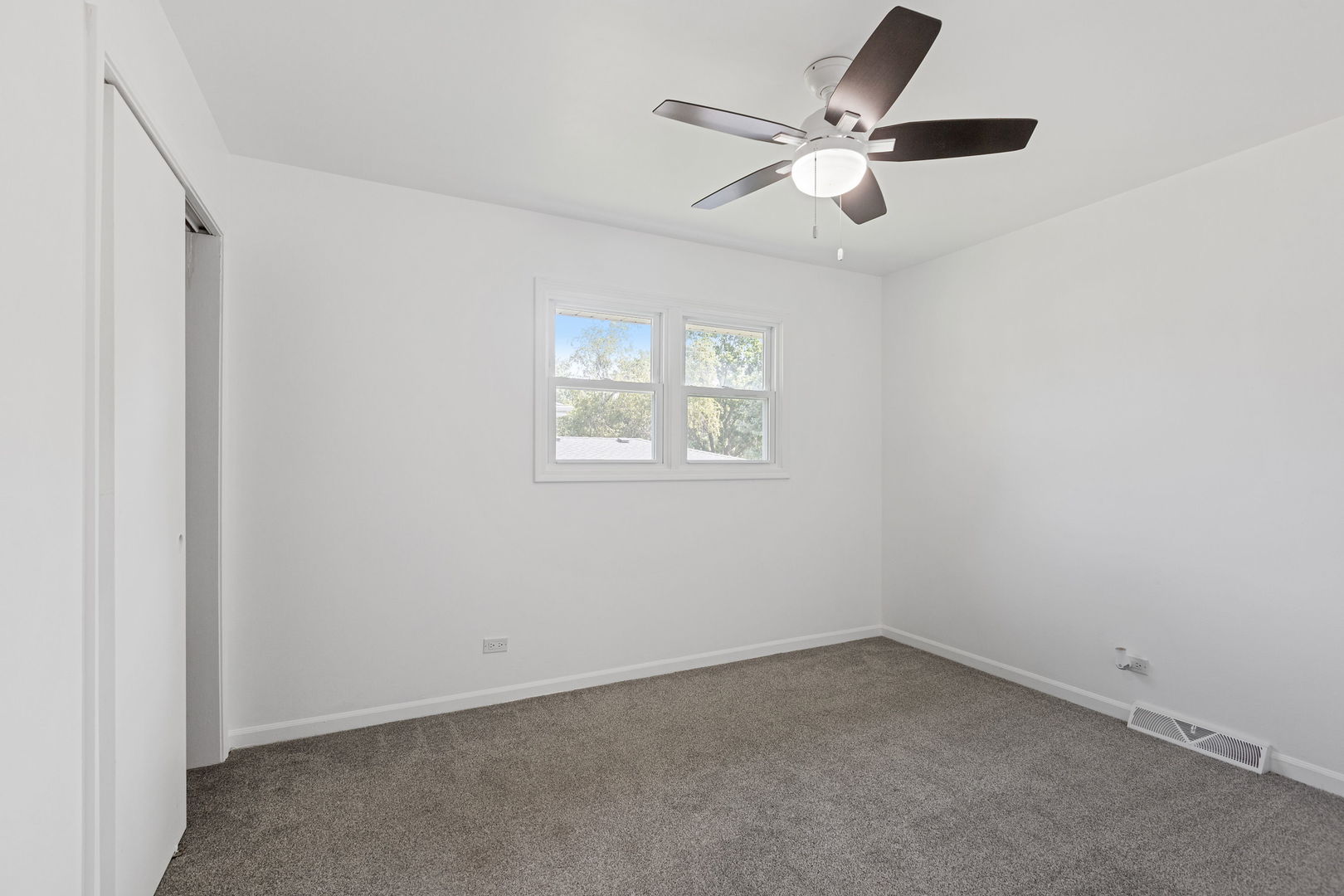 630 Kenilworth Avenue #0, South Elgin, IL 60177