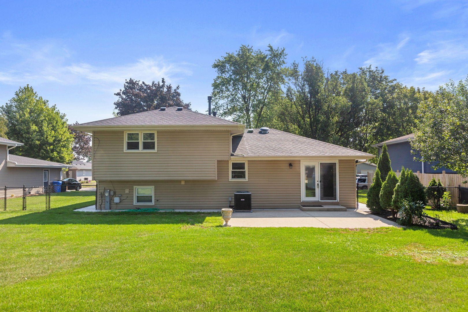 630 Kenilworth Avenue #0, South Elgin, IL 60177