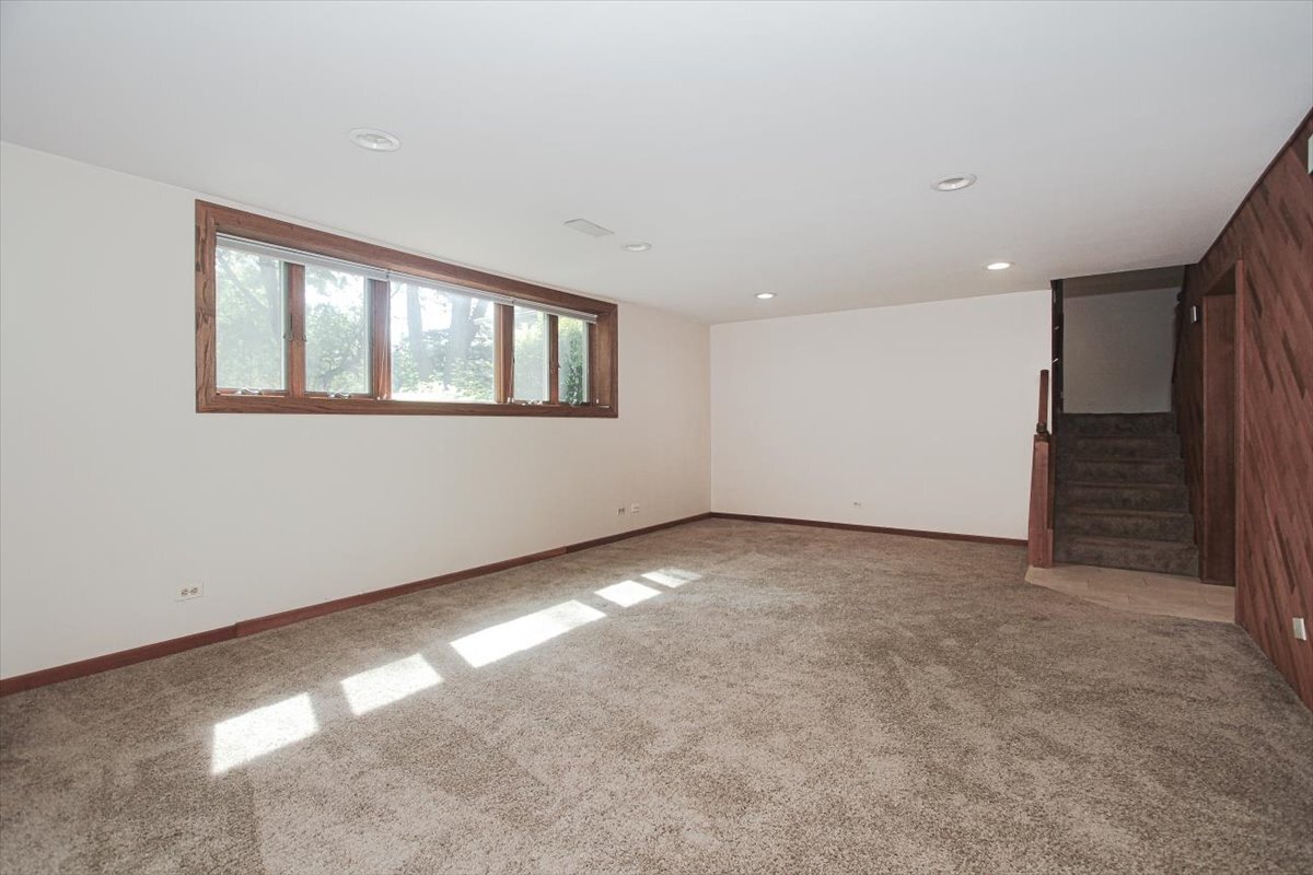 1925 Syracuse Lane, Schaumburg, IL 60193
