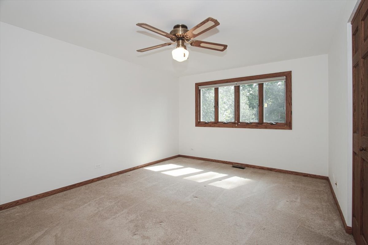 1925 Syracuse Lane, Schaumburg, IL 60193