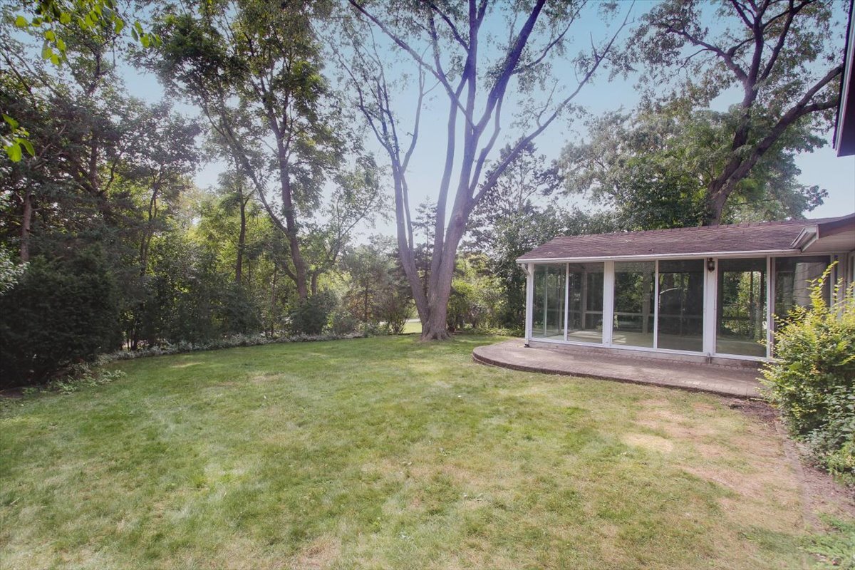 1925 Syracuse Lane, Schaumburg, IL 60193