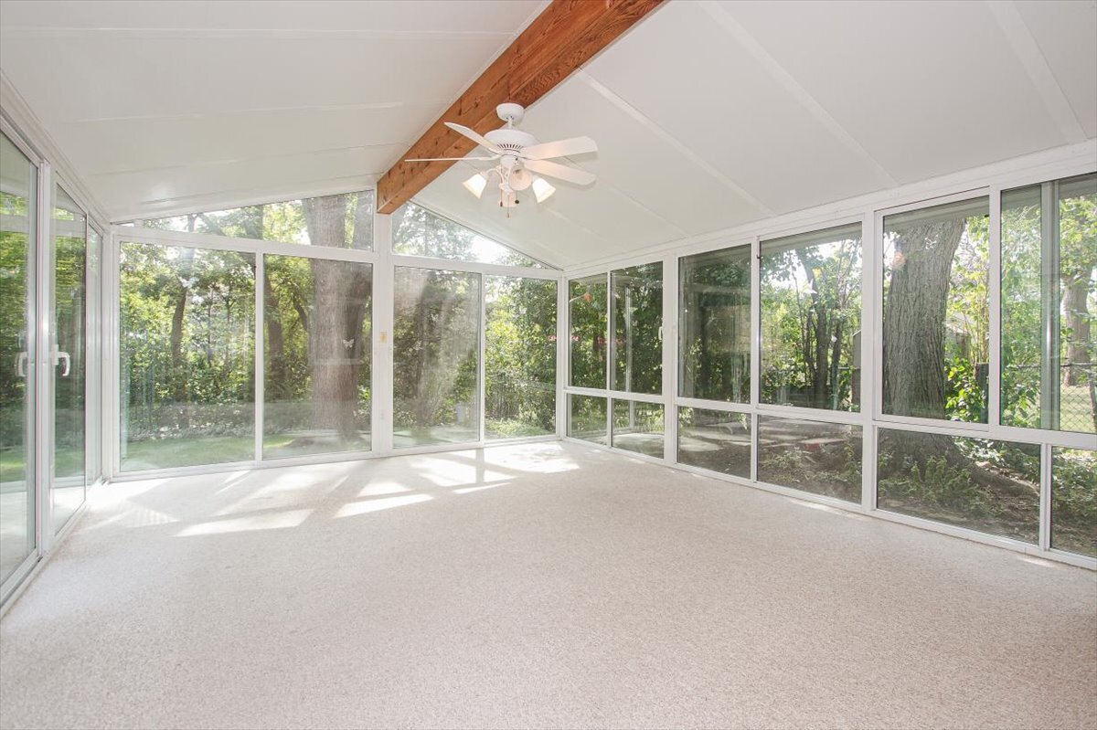1925 Syracuse Lane, Schaumburg, IL 60193