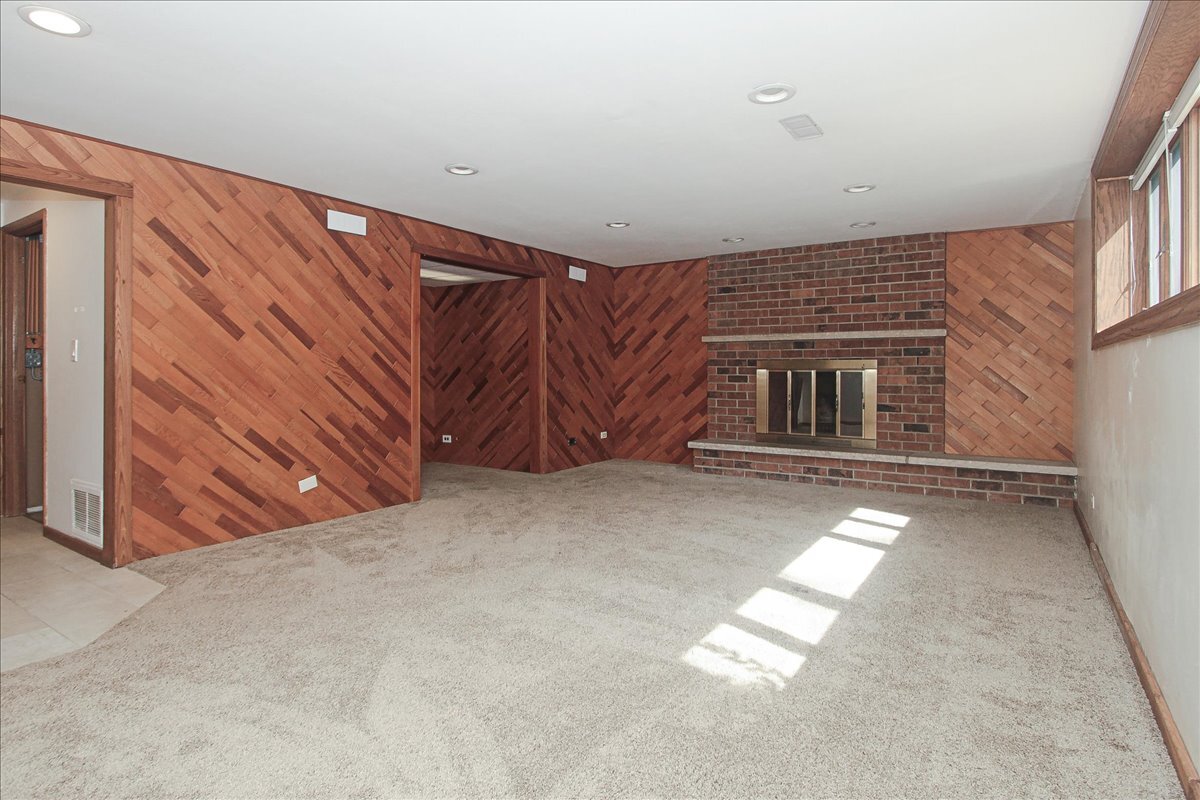 1925 Syracuse Lane, Schaumburg, IL 60193
