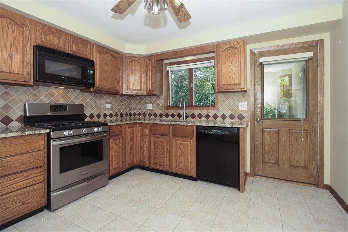 1925 Syracuse Lane, Schaumburg, IL 60193