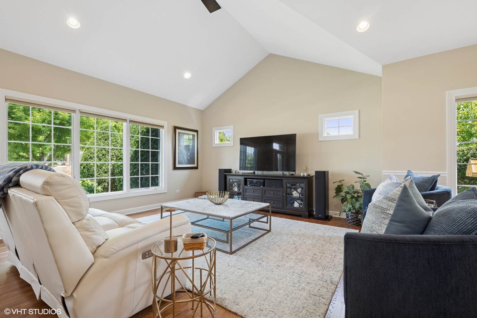 240 Regency Court, Wauconda, IL 60084