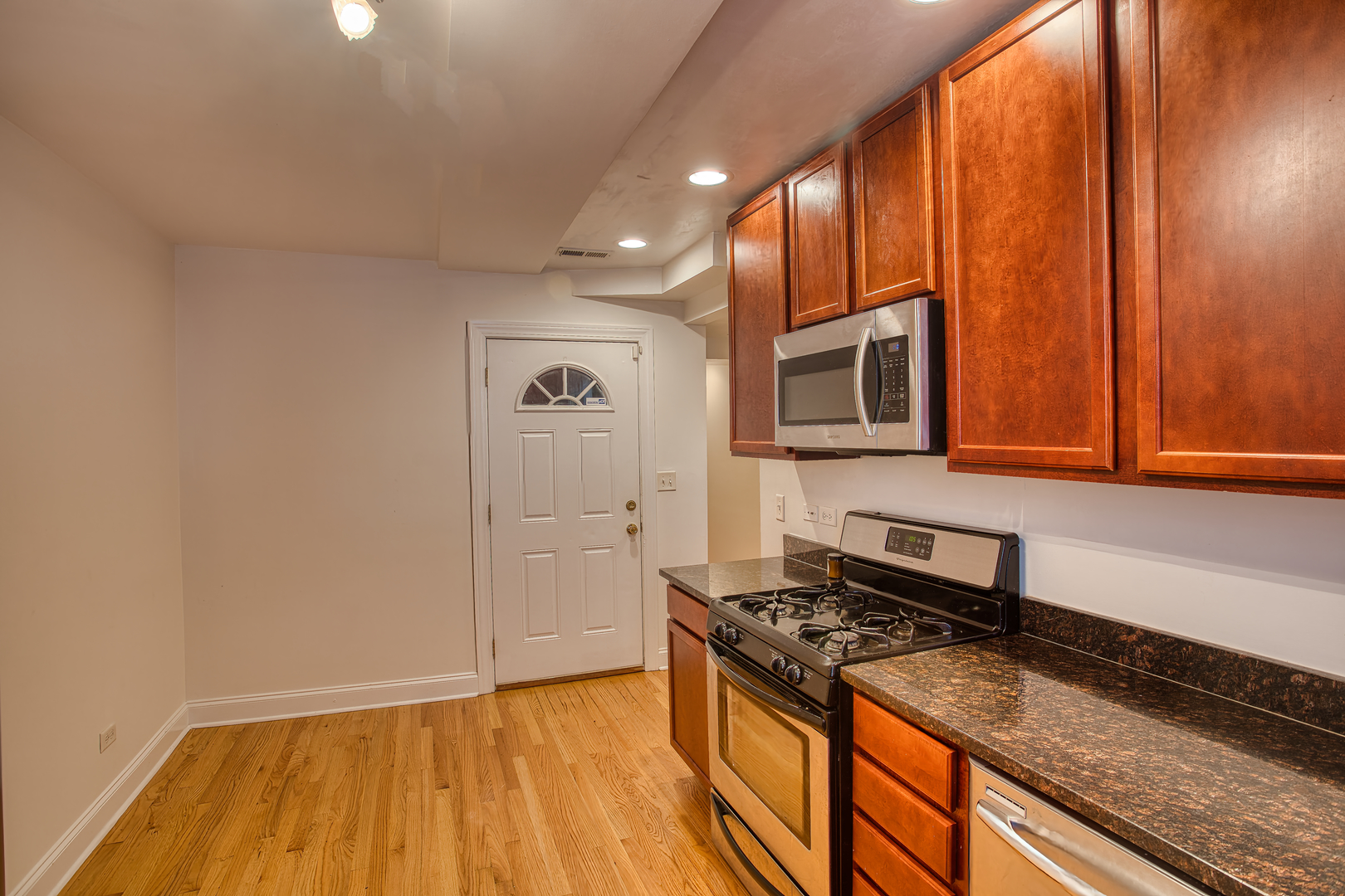 7520 N Winchester Avenue #GE, Chicago, IL 60626