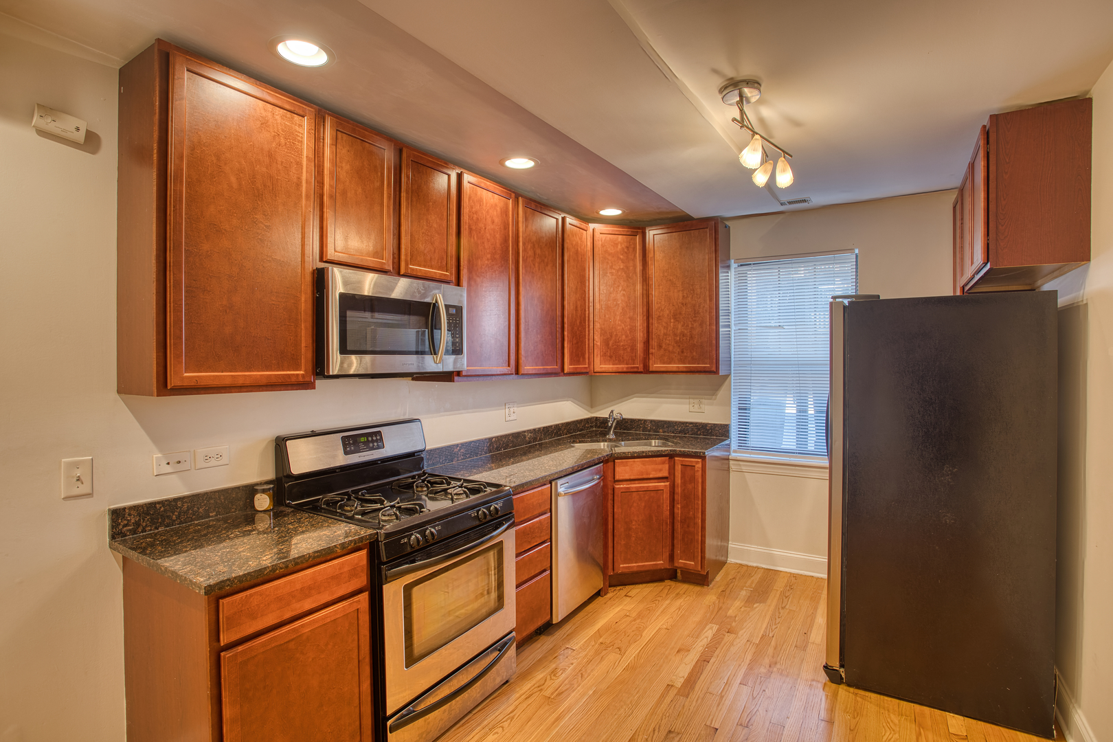 7520 N Winchester Avenue #GE, Chicago, IL 60626
