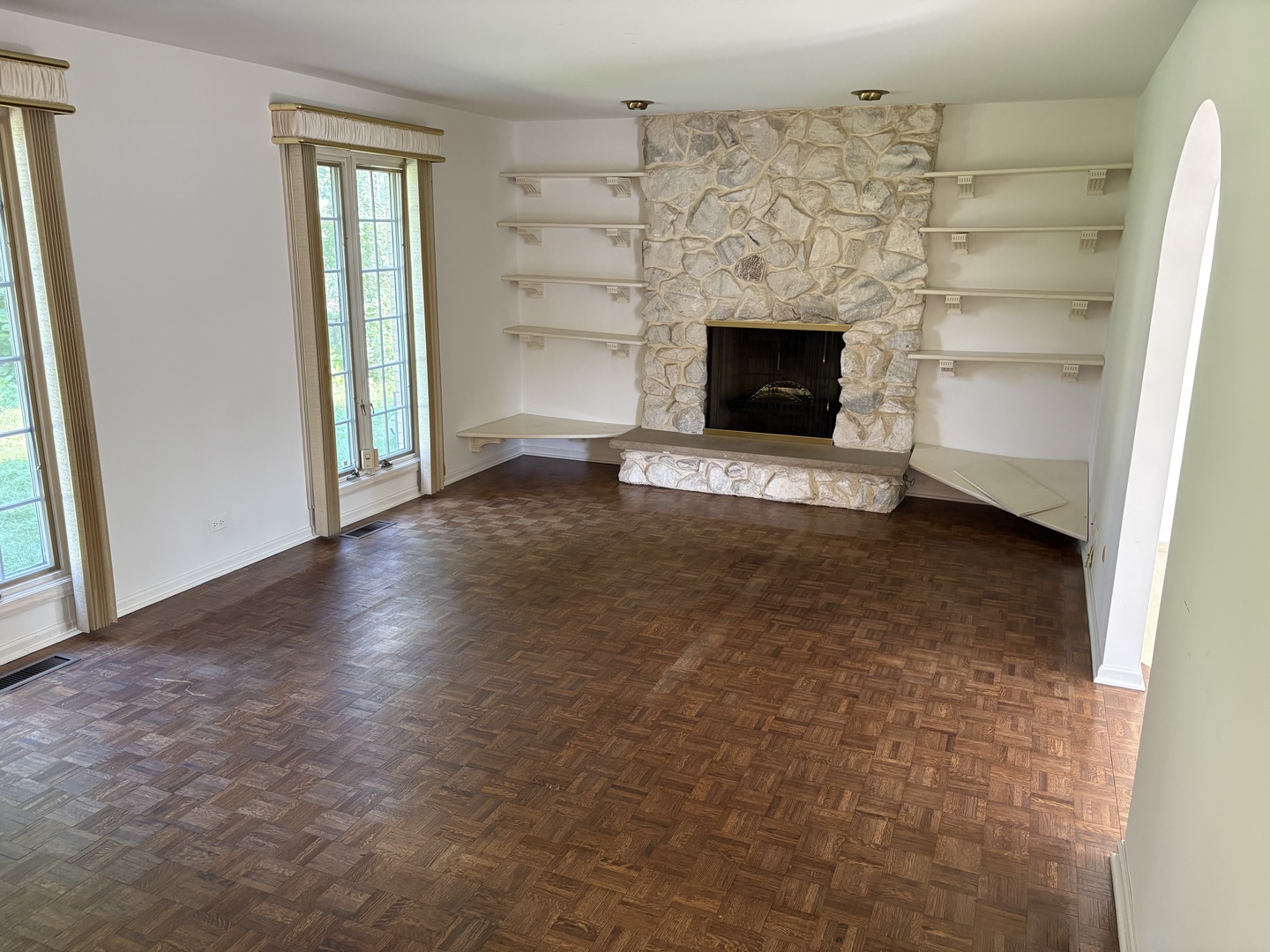 59 Regent Drive, Oak Brook, IL 60523
