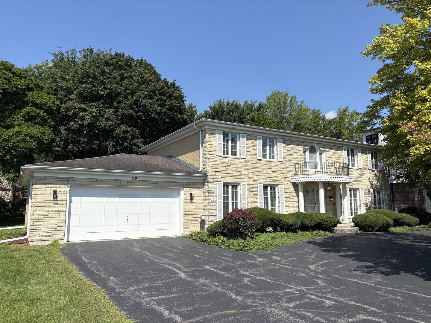 59 Regent Drive, Oak Brook, IL 60523