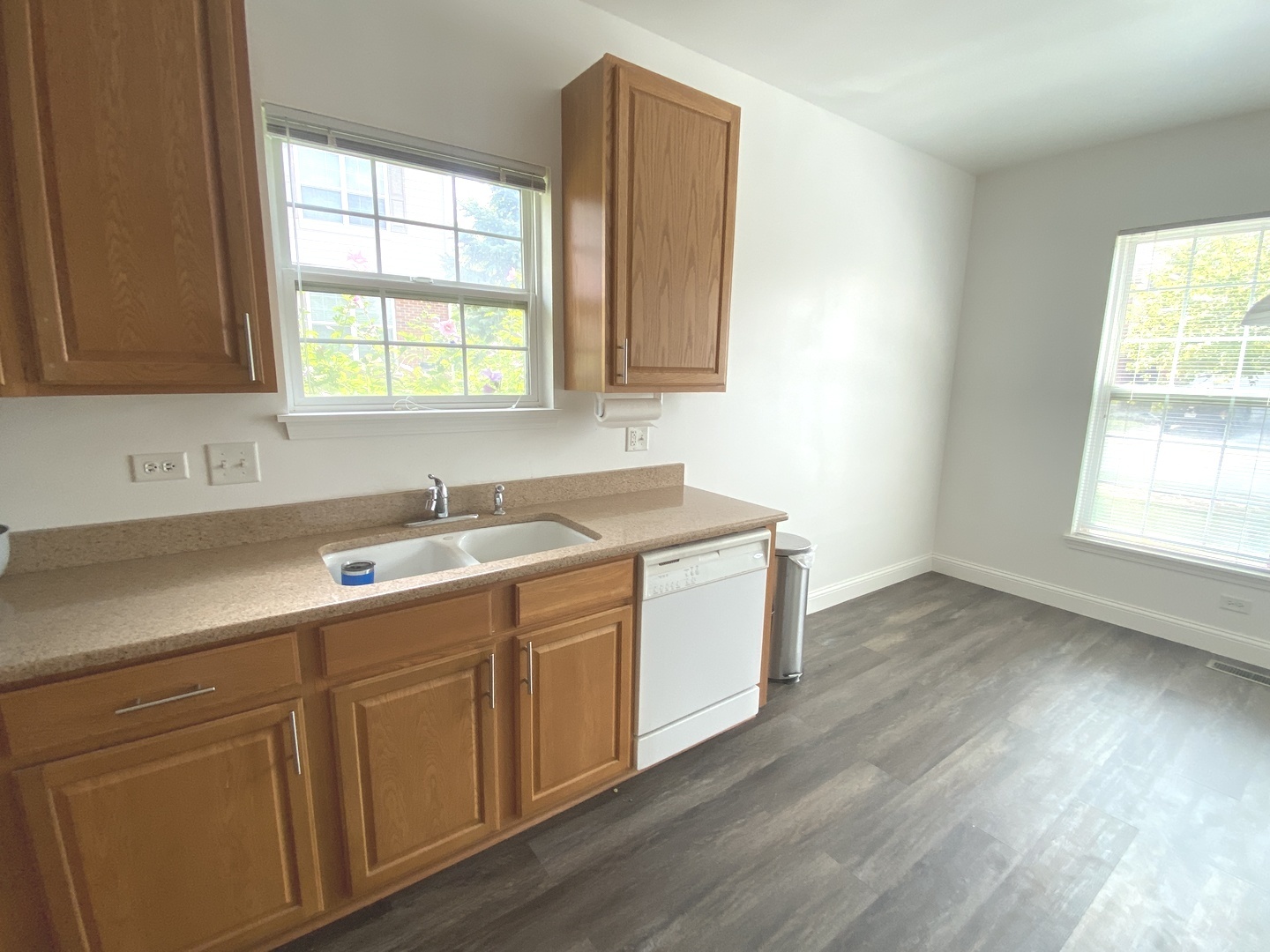 10s431 Carrington Circle #D, Burr Ridge, IL 60527