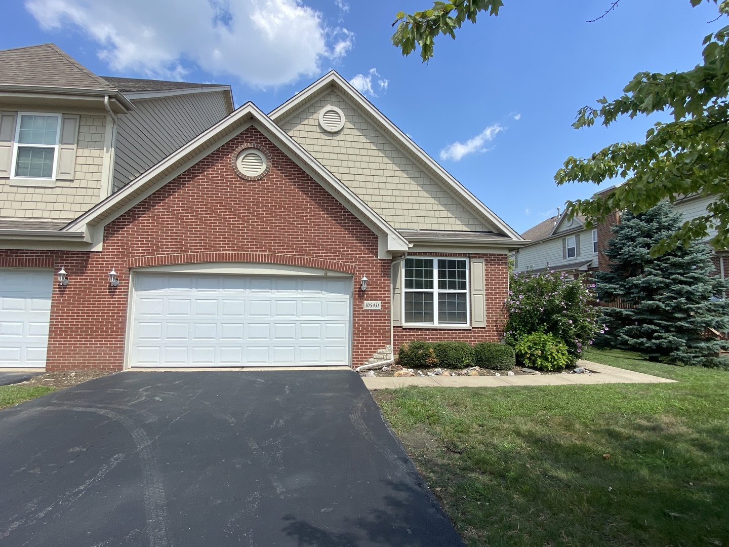 10s431 Carrington Circle #D, Burr Ridge, IL 60527