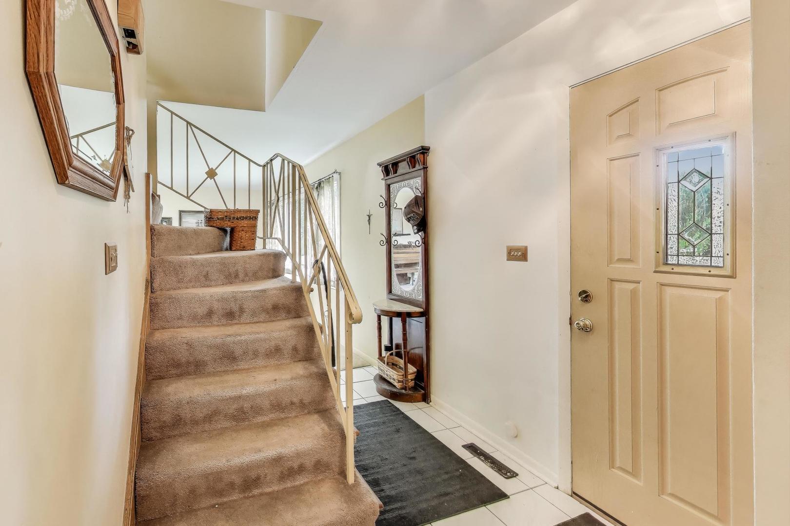 511 Bedford Lane, Des Plaines, IL 60016