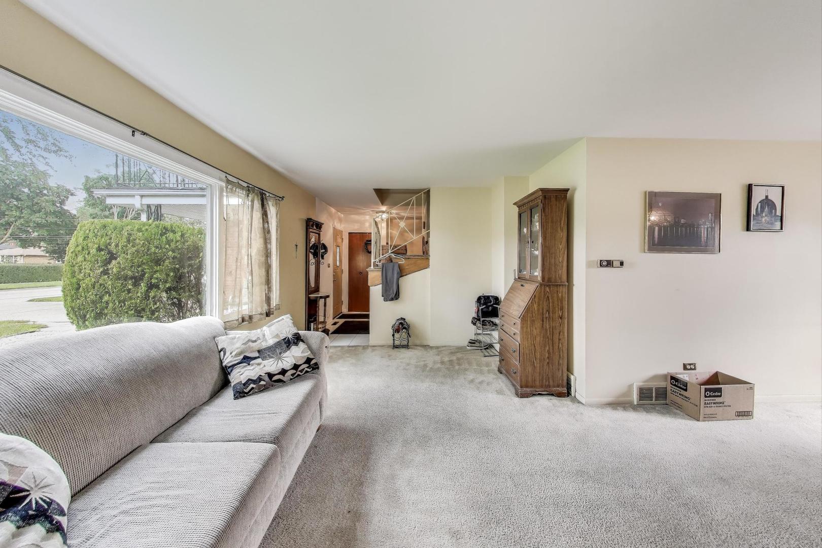 511 Bedford Lane, Des Plaines, IL 60016