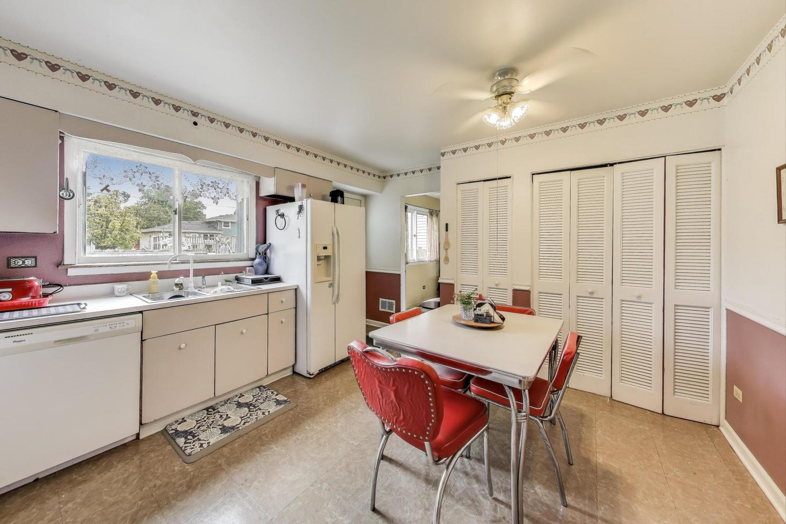 511 Bedford Lane, Des Plaines, IL 60016