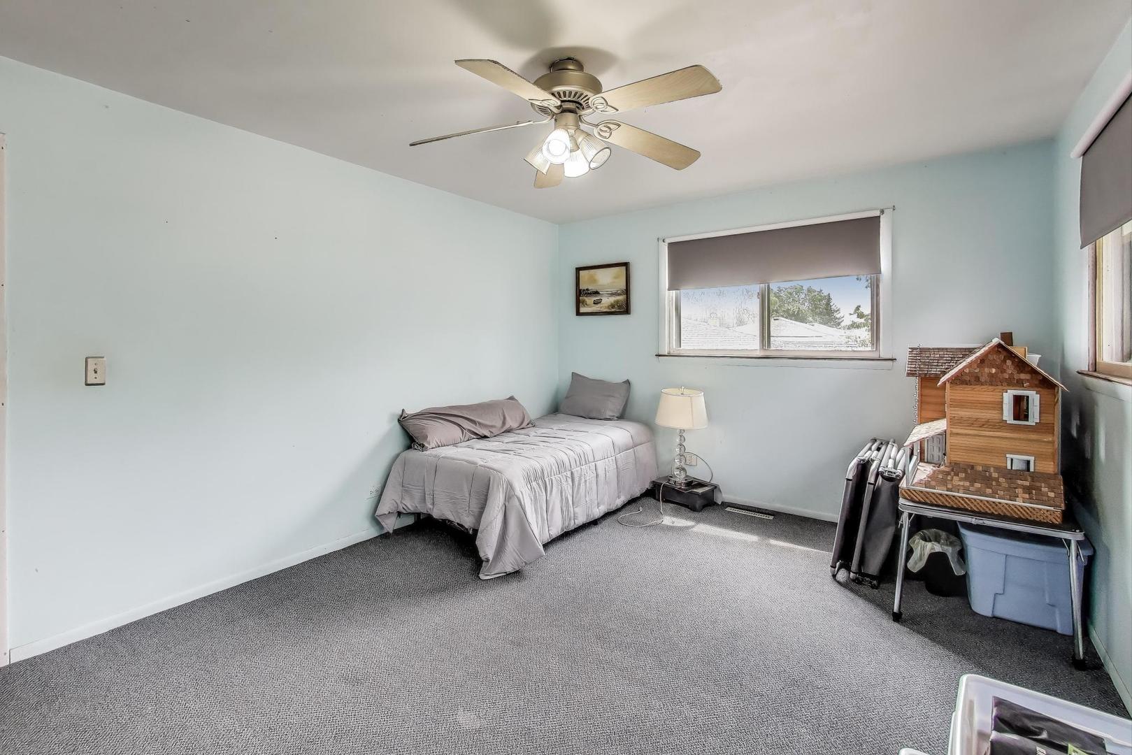 511 Bedford Lane, Des Plaines, IL 60016
