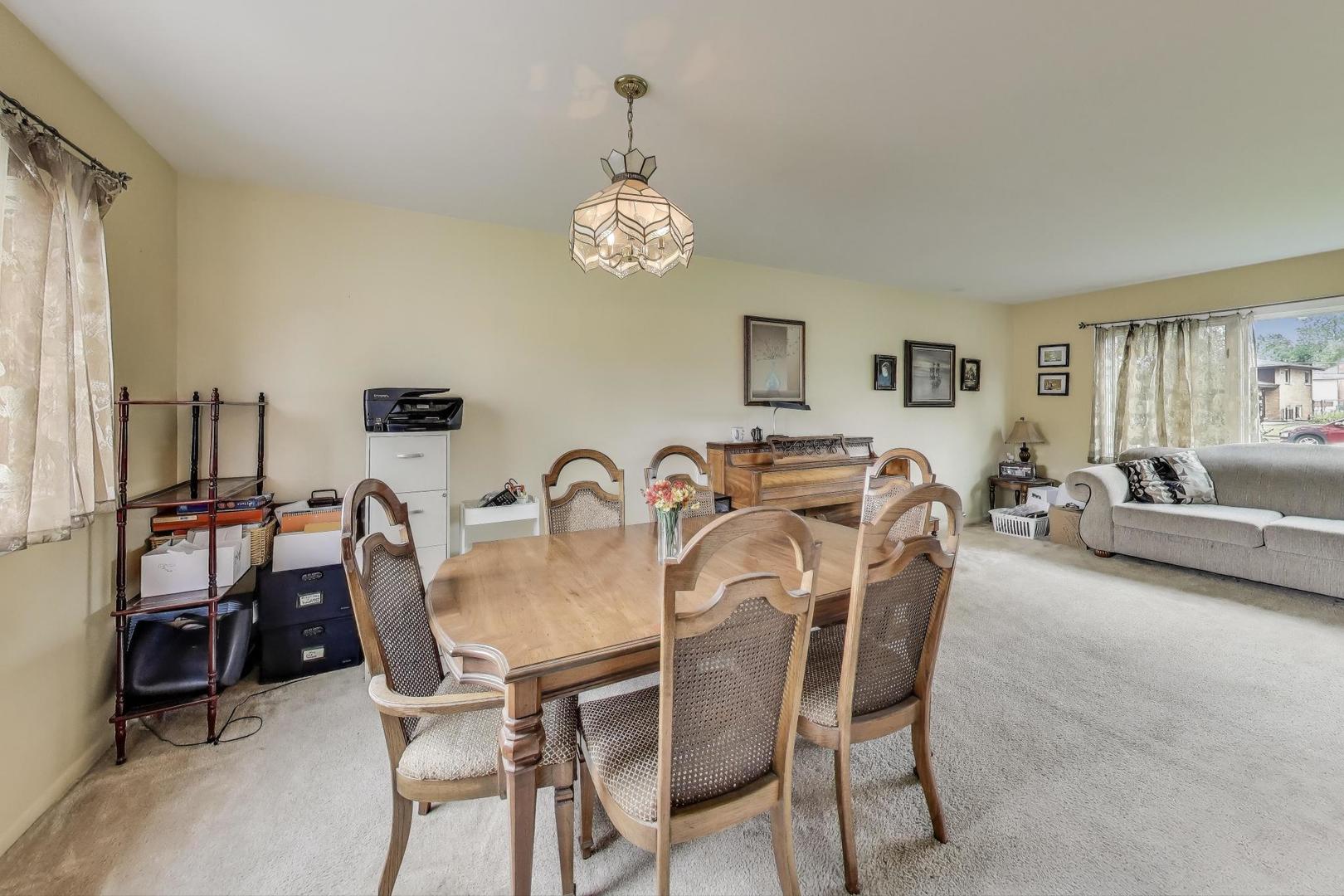 511 Bedford Lane, Des Plaines, IL 60016
