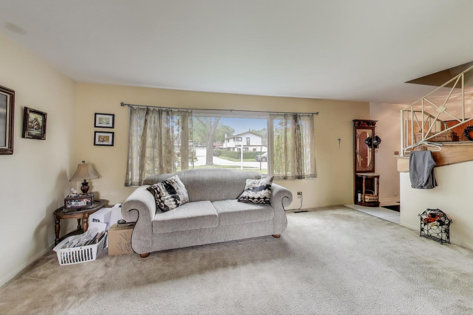 511 Bedford Lane, Des Plaines, IL 60016