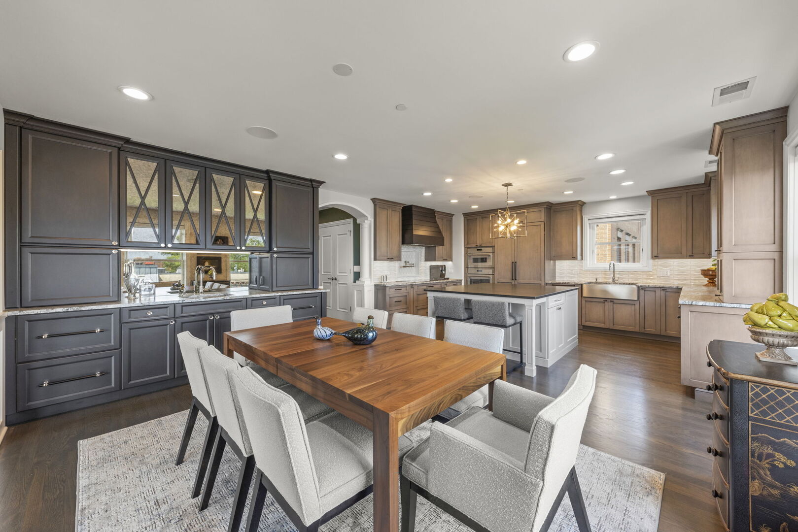 462 PENNSYLVANIA Avenue #4S, Glen Ellyn, IL 60137