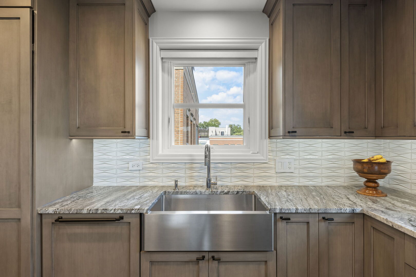 462 PENNSYLVANIA Avenue #4S, Glen Ellyn, IL 60137