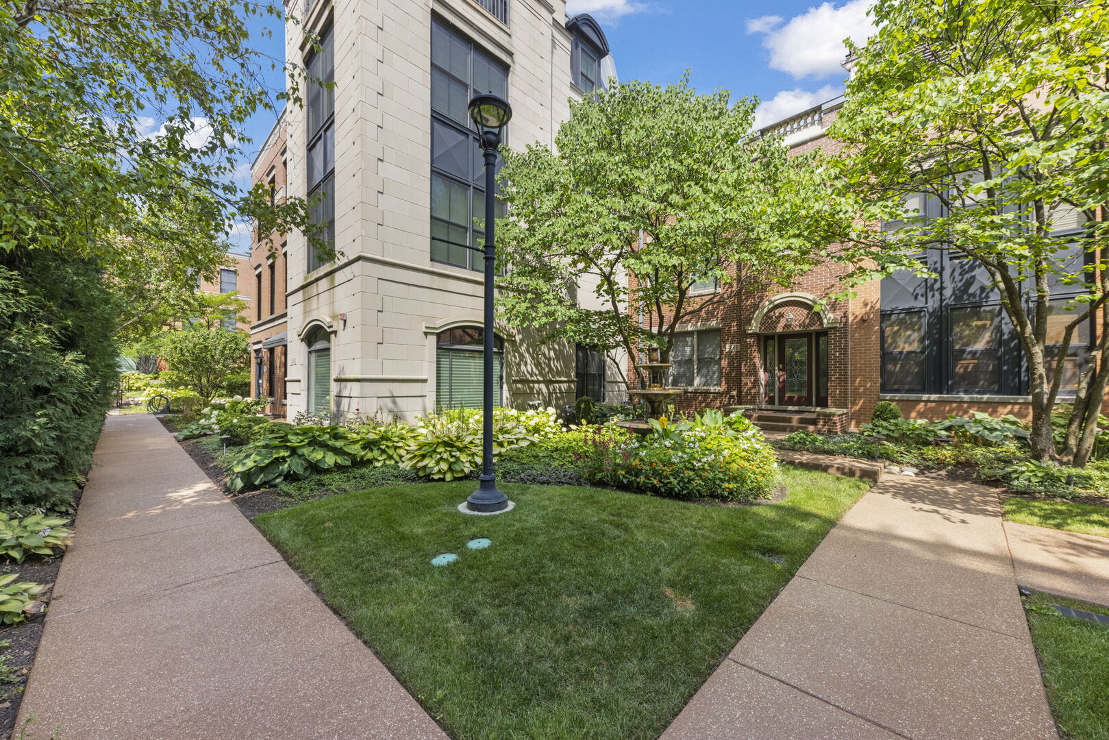 462 PENNSYLVANIA Avenue #4S, Glen Ellyn, IL 60137