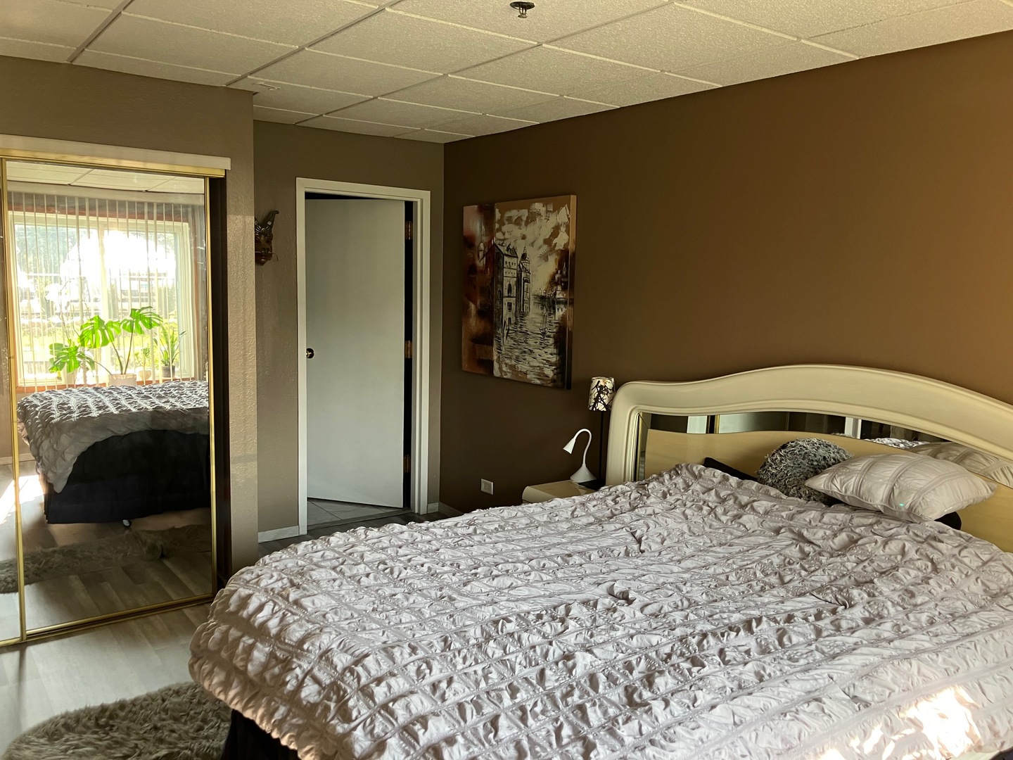9514 Lawrence Avenue #2105, Schiller Park, IL 60176
