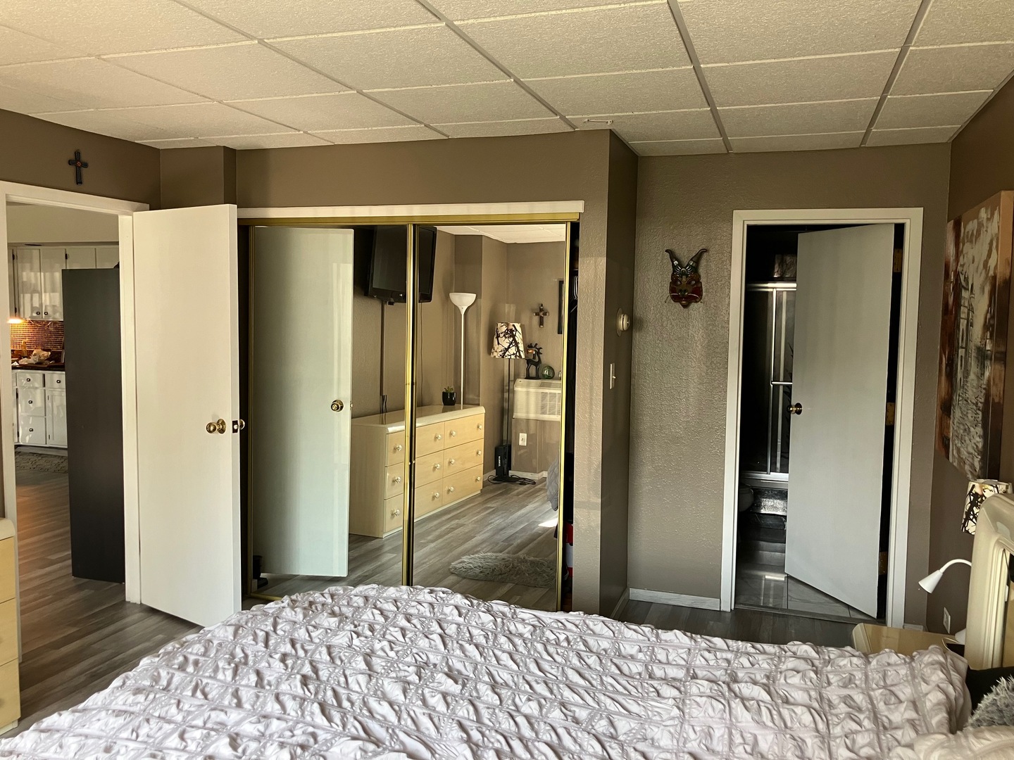 9514 Lawrence Avenue #2105, Schiller Park, IL 60176