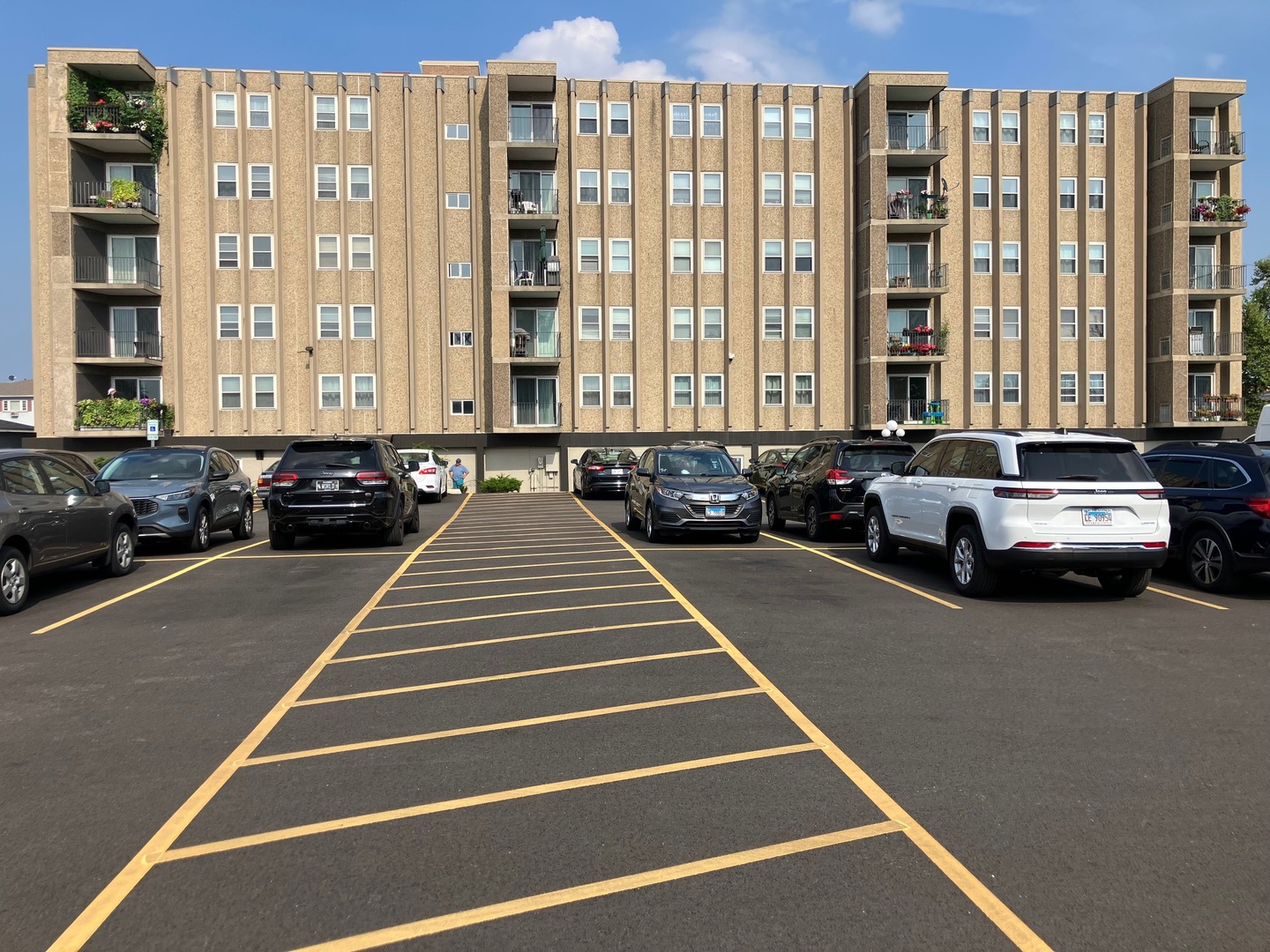 9514 Lawrence Avenue #2105, Schiller Park, IL 60176