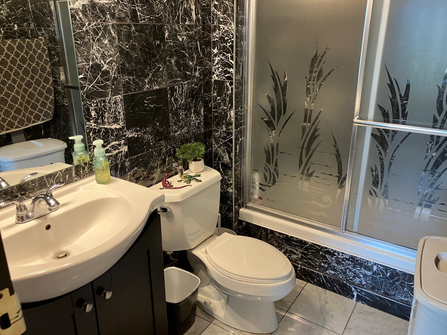 9514 Lawrence Avenue #2105, Schiller Park, IL 60176