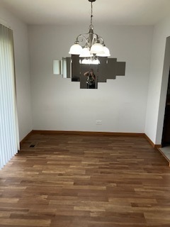 1558 Seven Pines Road #B1, Schaumburg, IL 60193
