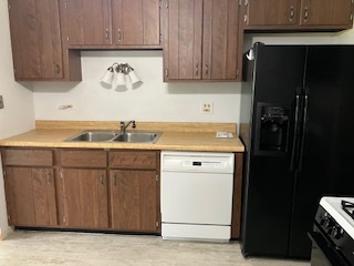 1558 Seven Pines Road #B1, Schaumburg, IL 60193