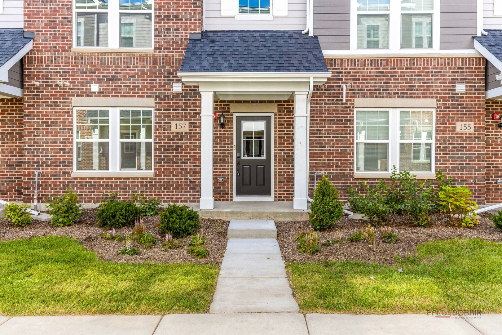 157 Yorktown Court, Libertyville, IL 60048