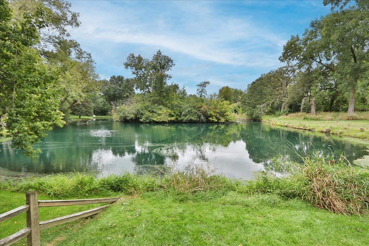 547 Lakeview Court, Bartlett, IL 60103