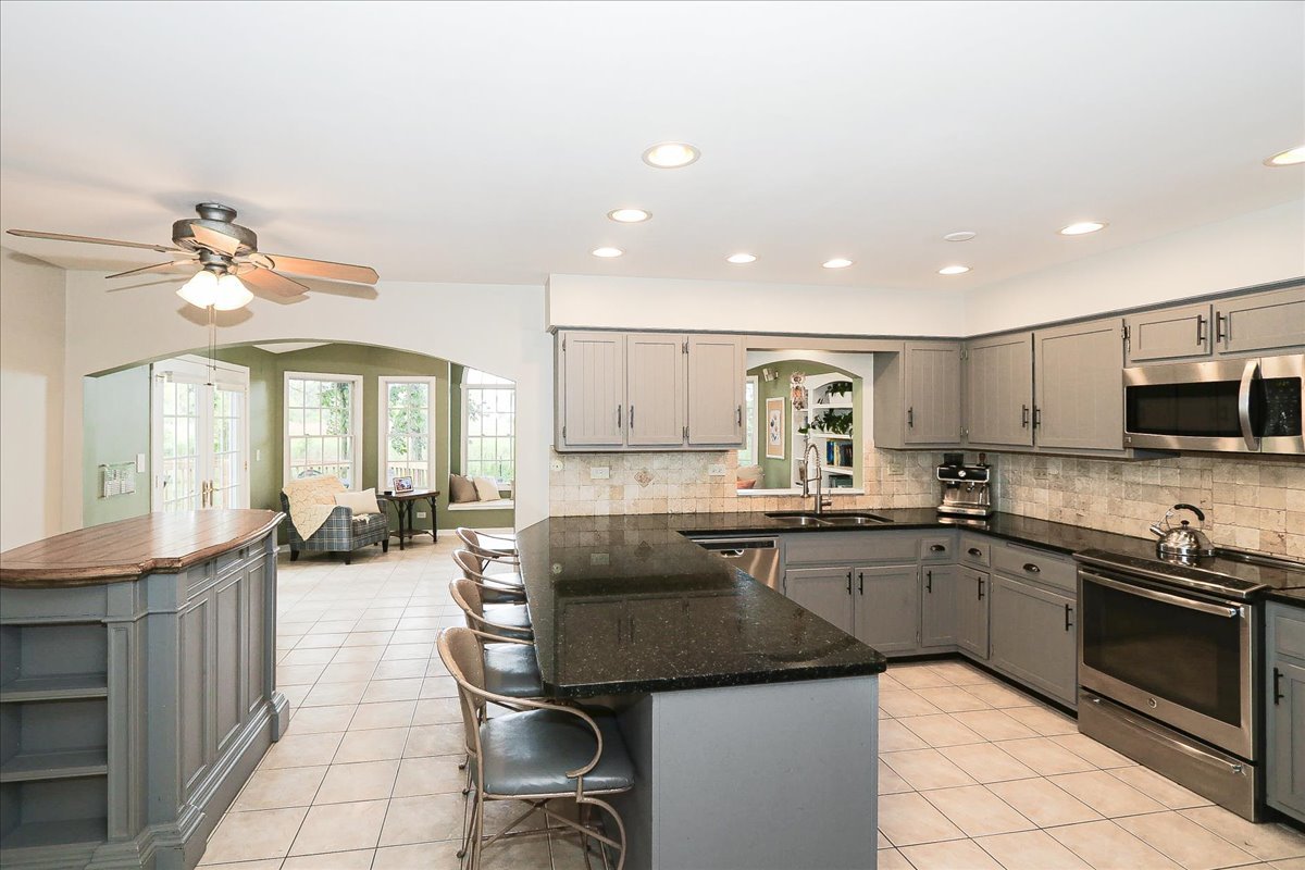 547 Lakeview Court, Bartlett, IL 60103